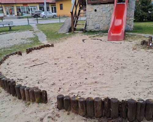 Detské pieskovisko so šmykľavkou