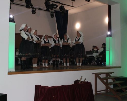 Ľudová veselica spojená s pochovávaním basy