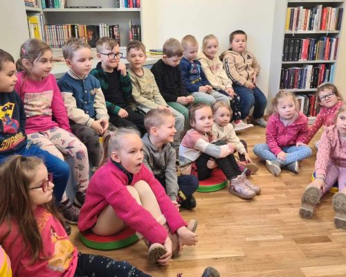Marec v obecnej knižnici