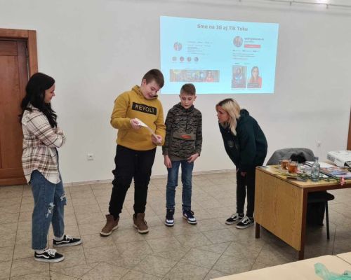 Marec v obecnej knižnici