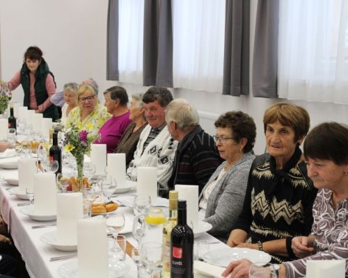Mesiac úcty k starším v obci Nová Bystrica