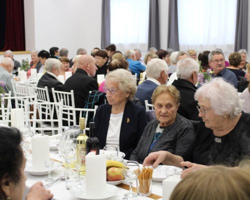 Mesiac úcty k starším v obci Nová Bystrica