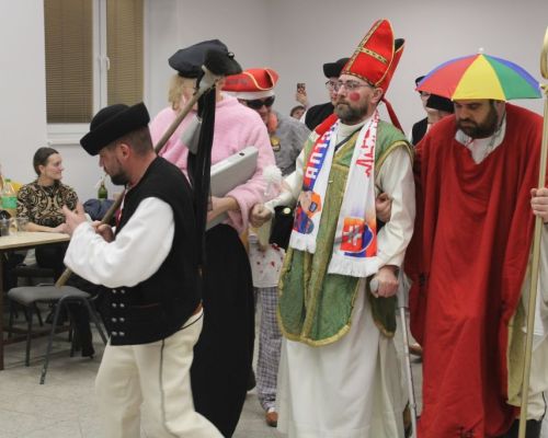 Ľudová veselica spojená s pochovávaním basy