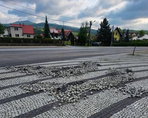 17_oprava_poskodenej_casti__Marianskeho_namestia_original