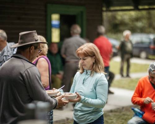 STRETNUTIE RODÁKOV ZATOPENÝCH OBCÍ HARVELKA A RIEČNICA