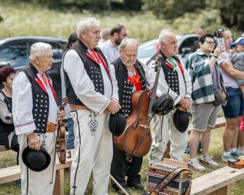 STRETNUTIE RODÁKOV ZATOPENÝCH OBCÍ HARVELKA A RIEČNICA