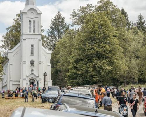 STRETNUTIE RODÁKOV ZATOPENÝCH OBCÍ HARVELKA A RIEČNICA