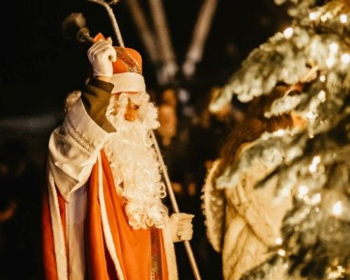 Vianočné trhy a Mikuláš v Novej Bystrici 