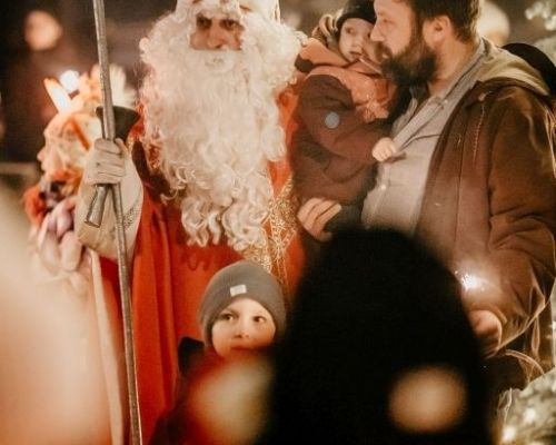Vianočné trhy a Mikuláš v Novej Bystrici 